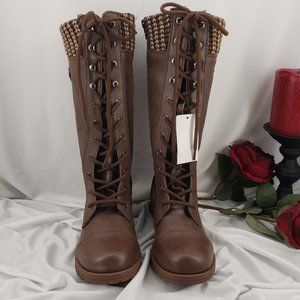 Stylish Lace up Winter Boots NWT